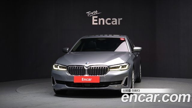 BMW 5-Series 520i Luxury