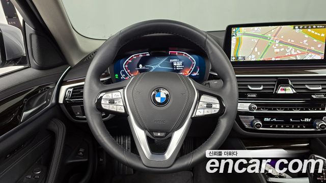 BMW 5-Series 520i Luxury