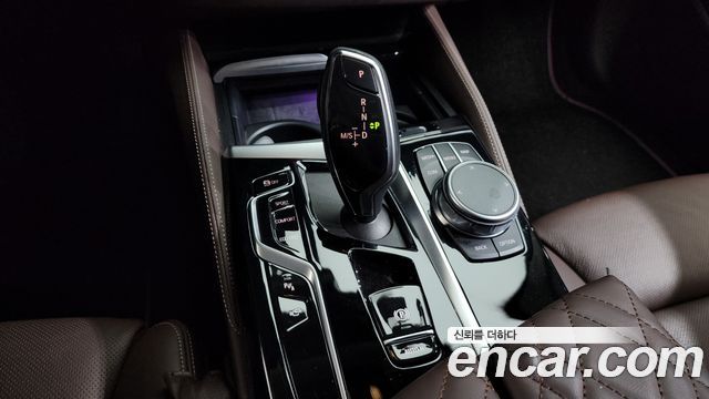 BMW 5-Series 523d Luxury