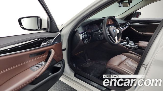 BMW 5-Series 523d Luxury