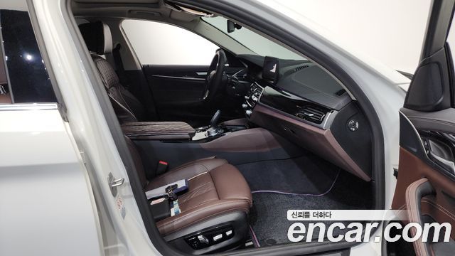 BMW 5-Series 523d Luxury