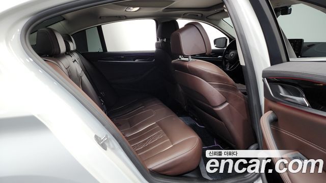 BMW 5-Series 523d Luxury