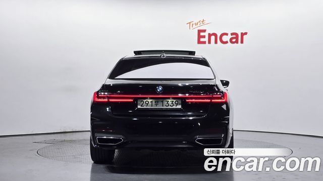 BMW 7-Series 740Li xDrive M Sport Package