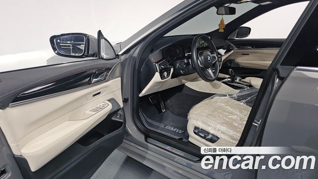 BMW Gran Turismo 630i xDrive World Premiere Edition