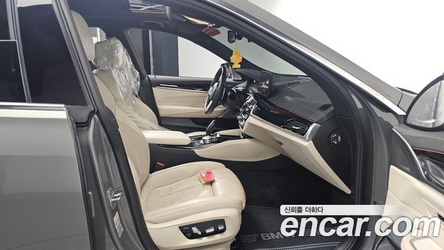 BMW Gran Turismo 630i xDrive World Premiere Edition