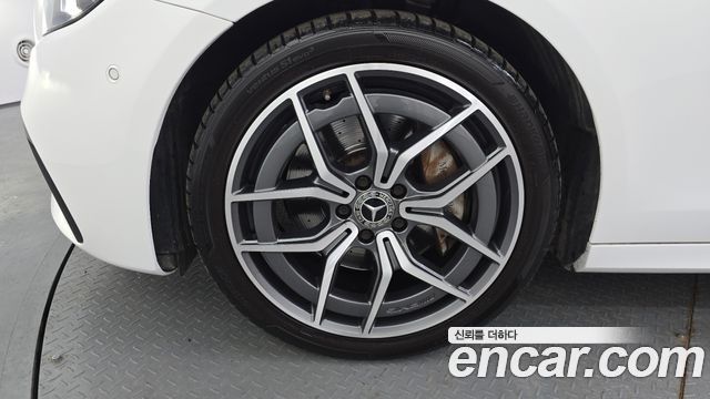 Mercedes-Benz E-Class E220d 4MATIC AMG Line