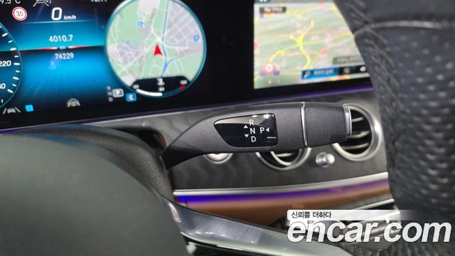 Mercedes-Benz E-Class E220d 4MATIC AMG Line