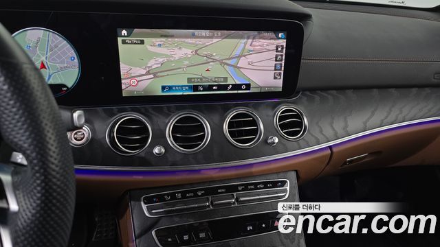 Mercedes-Benz E-Class E220d 4MATIC AMG Line