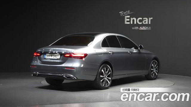 Mercedes-Benz E-Class E300e 4MATIC Exclusive