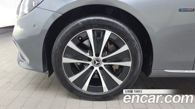 Mercedes-Benz E-Class E300e 4MATIC Exclusive