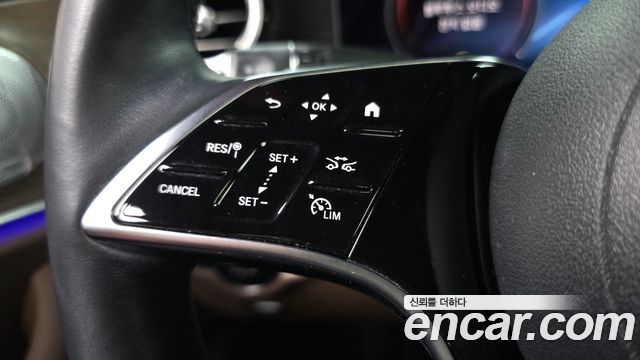 Mercedes-Benz E-Class E300e 4MATIC Exclusive