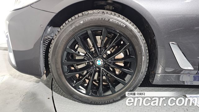 BMW 5-Series 530i Luxury