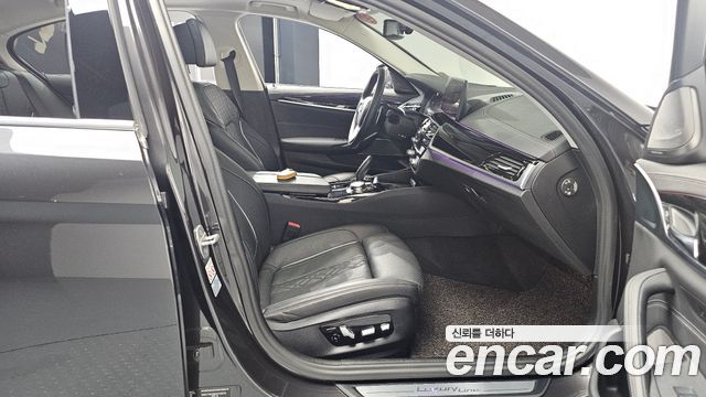 BMW 5-Series 530i Luxury