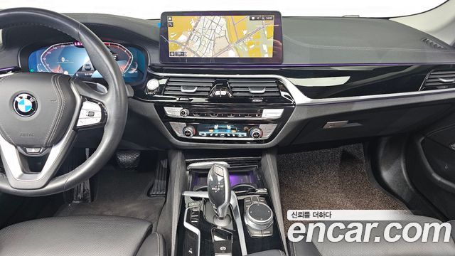 BMW 5-Series 530i Luxury