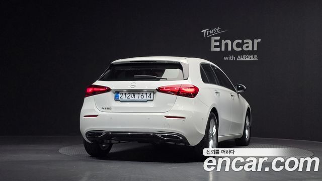 Mercedes-Benz A-Class A220 Hatchback