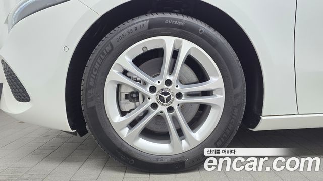 Mercedes-Benz A-Class A220 Hatchback
