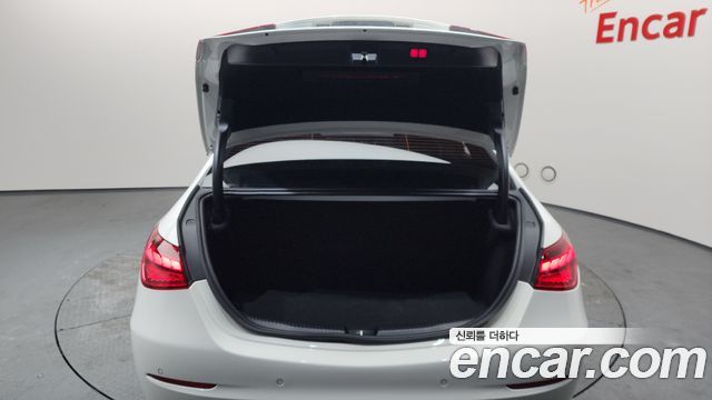 Mercedes-Benz C-Class C200 4MATIC Avantgarde