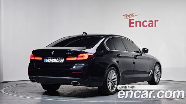 BMW 5-Series 520i Luxury