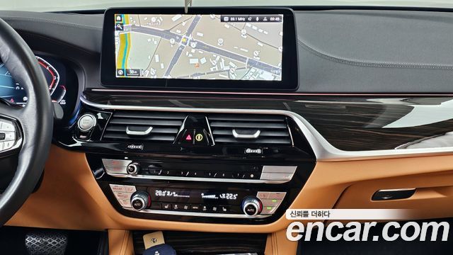 BMW 5-Series 520i Luxury