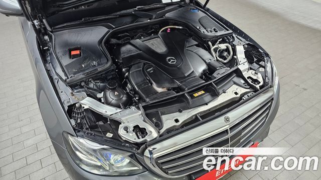 Mercedes-Benz E-Class E450 4MATIC Exclusive