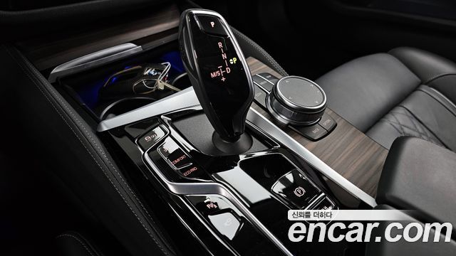 BMW 5-Series 530i Luxury