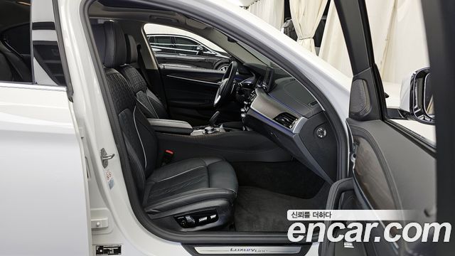 BMW 5-Series 530i Luxury