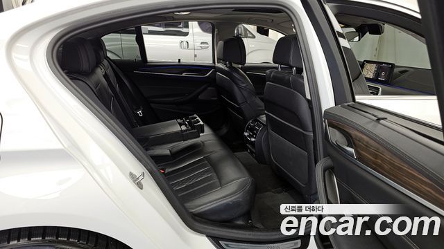 BMW 5-Series 530i Luxury