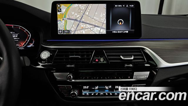 BMW 5-Series 530i Luxury