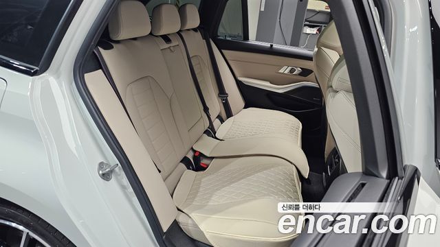 BMW 3-Series M340i xDrive Touring Pro