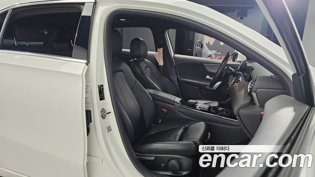 Mercedes-Benz A-Class A220 Hatchback