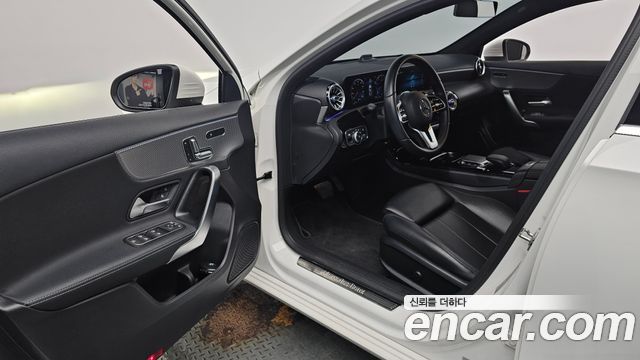 Mercedes-Benz A-Class A220 Hatchback