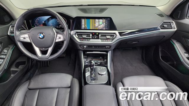 BMW 3-Series 320i
