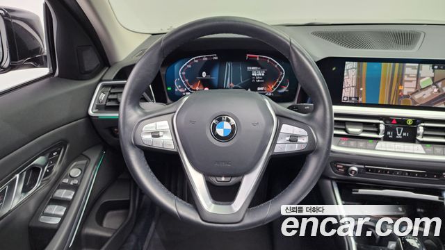 BMW 3-Series 320i