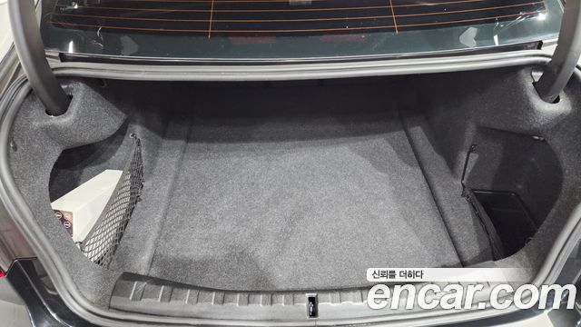 BMW 3-Series 320i