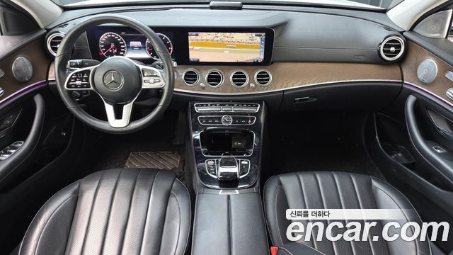Mercedes-Benz E-Class E300 4MATIC Exclusive
