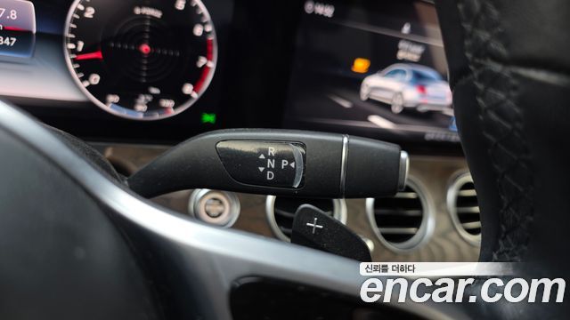 Mercedes-Benz E-Class E300 4MATIC Exclusive