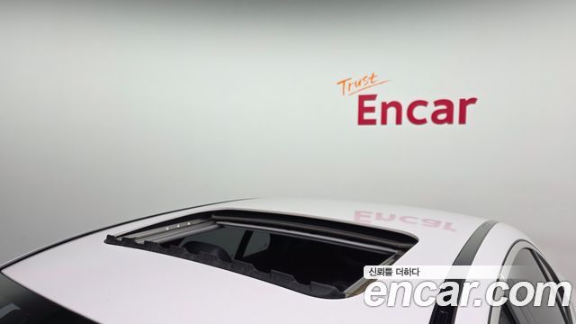 Mercedes-Benz E-Class E300 4MATIC Exclusive