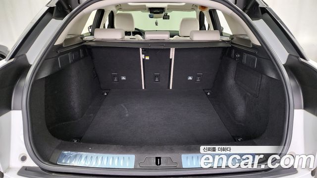 Land Rover Range Rover Velar 2.0 D240 SE