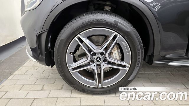 Mercedes-Benz GLC-Class GLC300e 4MATIC Coupe