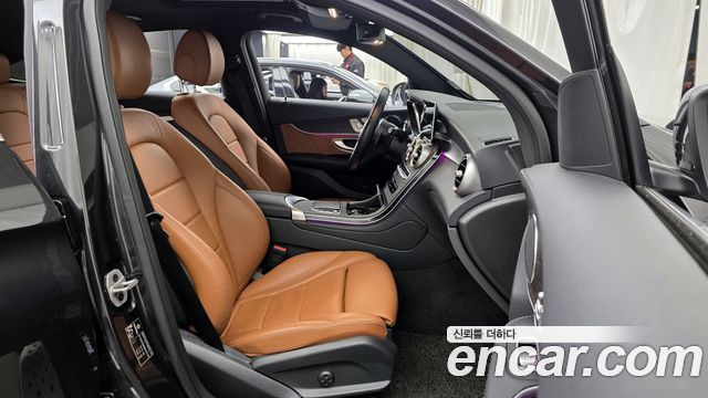 Mercedes-Benz GLC-Class GLC300e 4MATIC Coupe