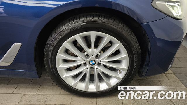 BMW 5-Series 530i Luxury