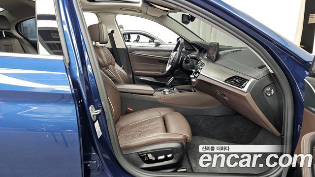 BMW 5-Series 530i Luxury