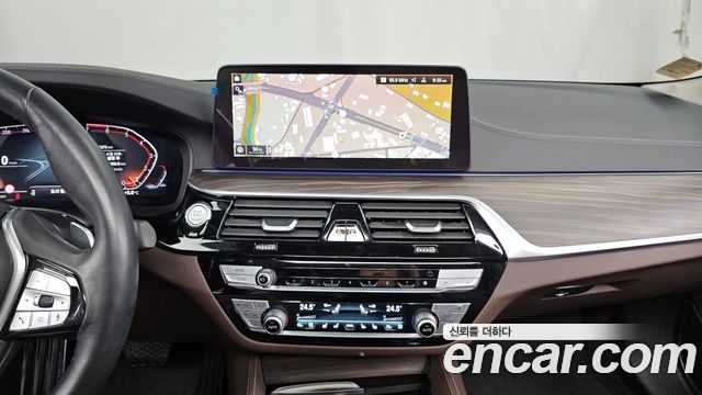 BMW 5-Series 530i Luxury