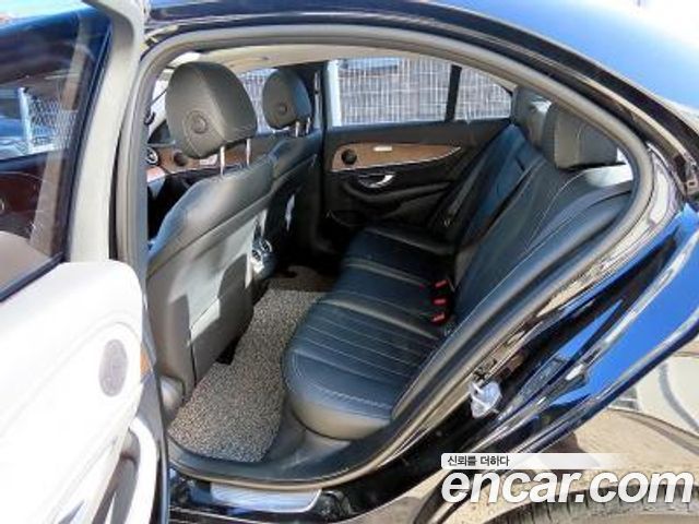 Mercedes-Benz E-Class E220d Exclusive
