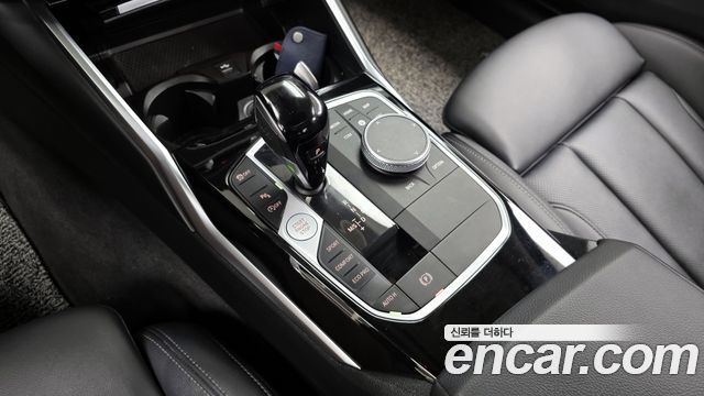 BMW 3-Series 320i