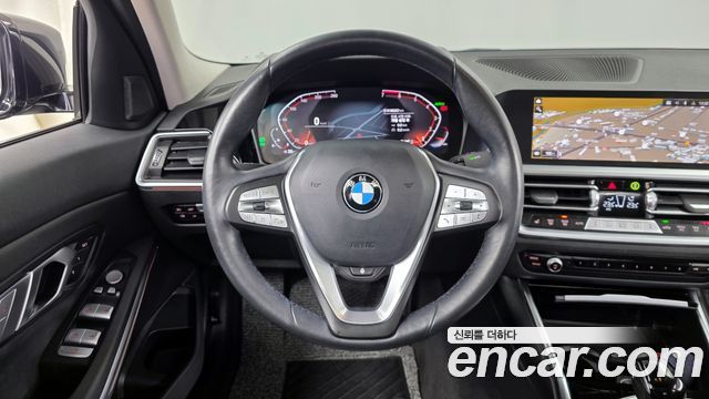 BMW 3-Series 320i