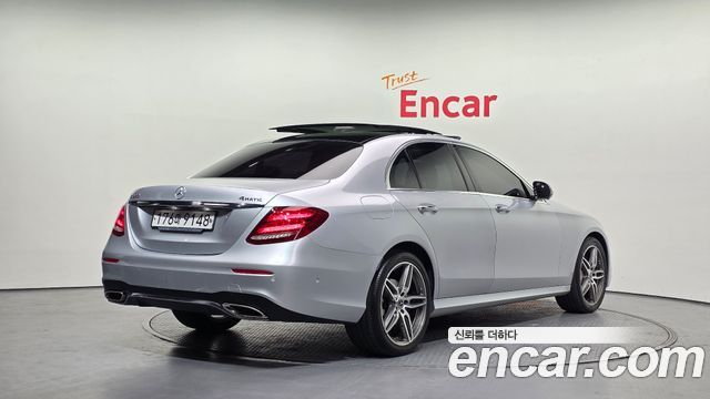 Mercedes-Benz E-Class E300 4MATIC AMG Line