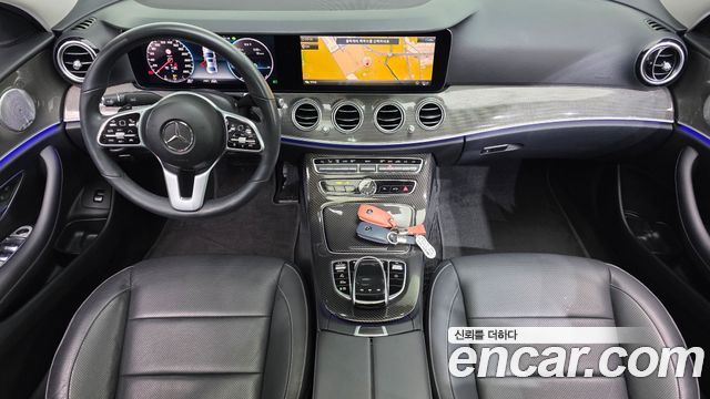 Mercedes-Benz E-Class E300 4MATIC AMG Line