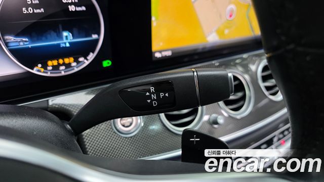 Mercedes-Benz E-Class E300 4MATIC AMG Line