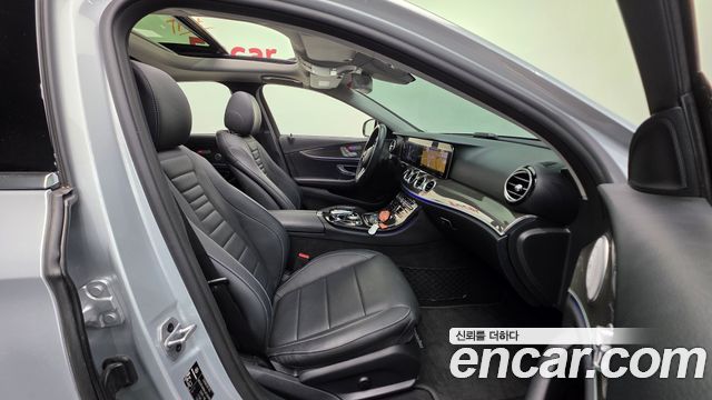 Mercedes-Benz E-Class E300 4MATIC AMG Line
